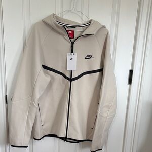 NWT Nike Men’s Cream Hoodie Jacket with Black Trim
